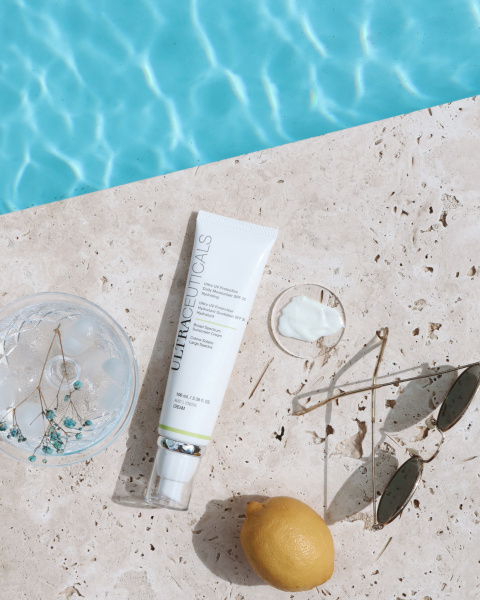 ULTRA UV PROTECTIVE DAILY MOISTURISER SPF 30 HYDRATING Защитный увлажняющий крем SPF 30 с эффектом глубокой гидратации ULTRACEUTICALS